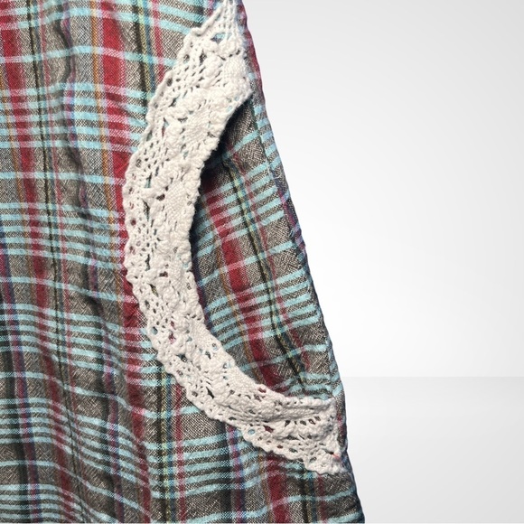 Plaid shirt/tunic with lace detail pockets Size Medium​ - Picture 7 of 9